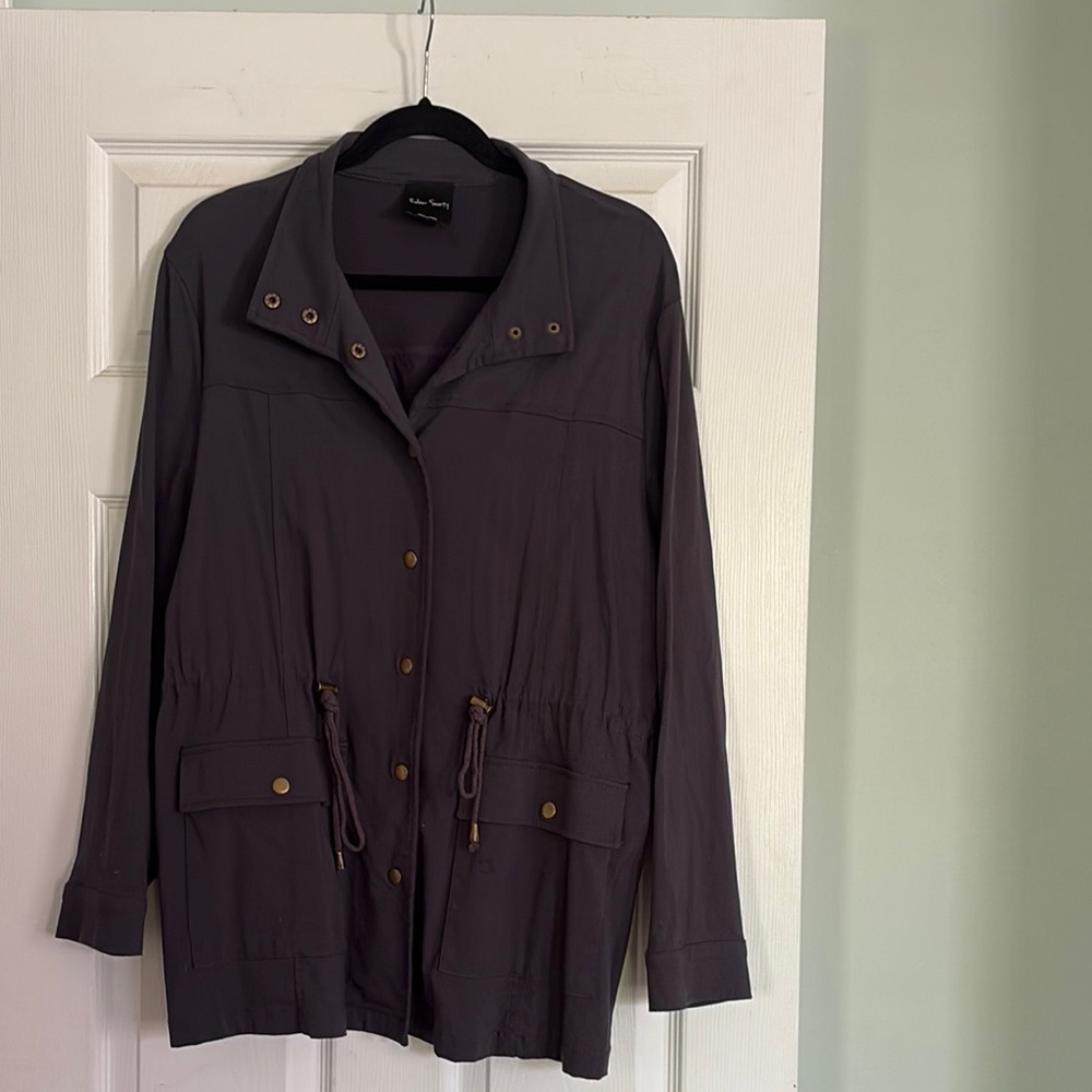 Gray Utility Jacket with Collared Neckline and Drawstring Waist